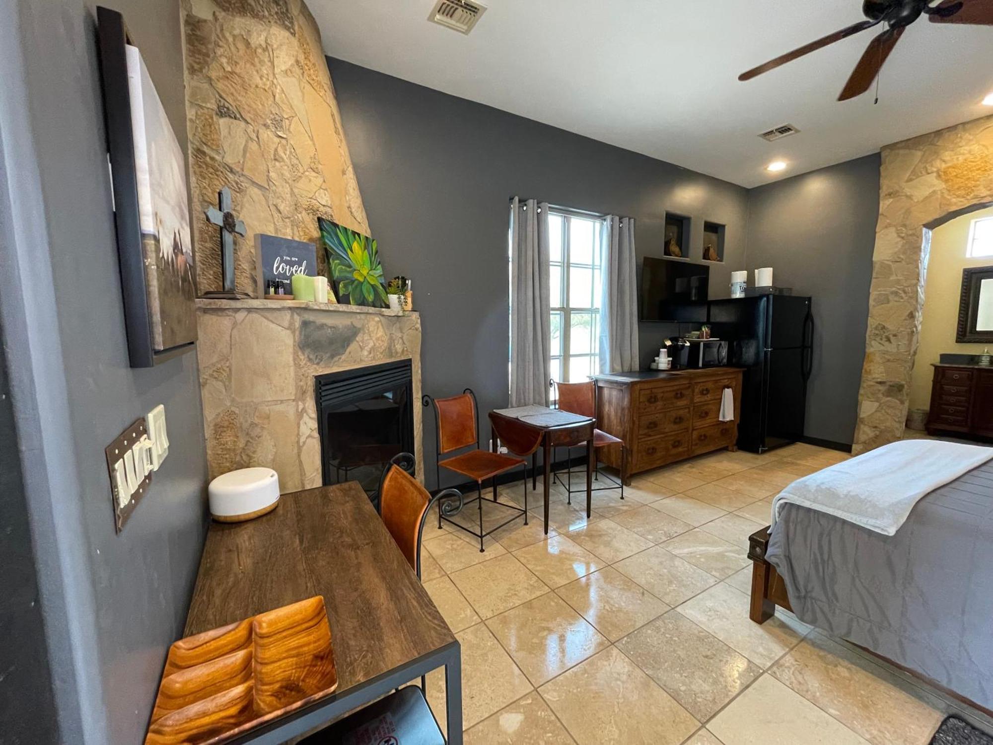Sunset Suite - Cave Creek Guest Suites מראה חיצוני תמונה
